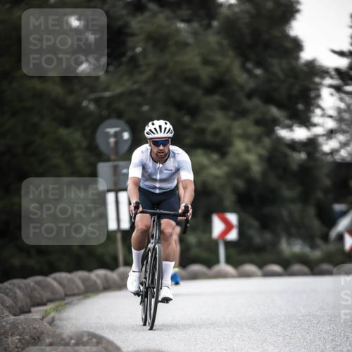 21.06.2026 - 29. Vierlanden-Triathlon H.Heesch http://msf.ph/oto/9903194 21.06.2026 10:08:11 Radfahren 38, 371, 373 meine-sportfotos.de