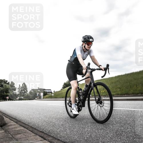 21.06.2026 - 29. Vierlanden-Triathlon H.Heesch http://msf.ph/oto/9903202 21.06.2026 10:05:11 Radfahren 264, 275, 323, 326 meine-sportfotos.de