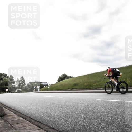 21.06.2026 - 29. Vierlanden-Triathlon H.Heesch http://msf.ph/oto/9903211 21.06.2026 10:05:11 Radfahren 264, 275, 323, 326 meine-sportfotos.de