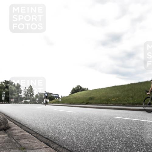 21.06.2026 - 29. Vierlanden-Triathlon H.Heesch http://msf.ph/oto/9903218 21.06.2026 10:05:25 Radfahren  meine-sportfotos.de