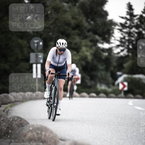 21.06.2026 - 29. Vierlanden-Triathlon H.Heesch http://msf.ph/oto/9903245 21.06.2026 10:08:47 Radfahren 30, 212, 269, 277 meine-sportfotos.de