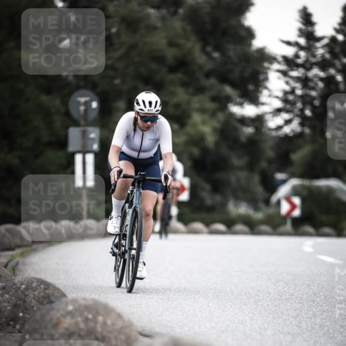 21.06.2026 - 29. Vierlanden-Triathlon H.Heesch http://msf.ph/oto/9903248 21.06.2026 10:08:47 Radfahren 30, 212, 269, 277 meine-sportfotos.de