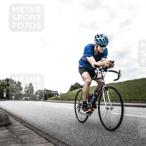 21.06.2026 - 29. Vierlanden-Triathlon H.Heesch http://msf.ph/oto/9903253 21.06.2026 10:06:01 Radfahren 346 meine-sportfotos.de