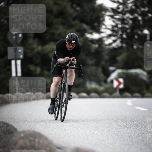 21.06.2026 - 29. Vierlanden-Triathlon H.Heesch http://msf.ph/oto/9903271 21.06.2026 10:09:05 Radfahren 313 meine-sportfotos.de