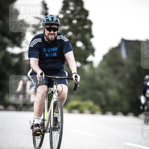 21.06.2026 - 29. Vierlanden-Triathlon H.Heesch http://msf.ph/oto/9903330 21.06.2026 10:11:19 Radfahren 325, 338 meine-sportfotos.de