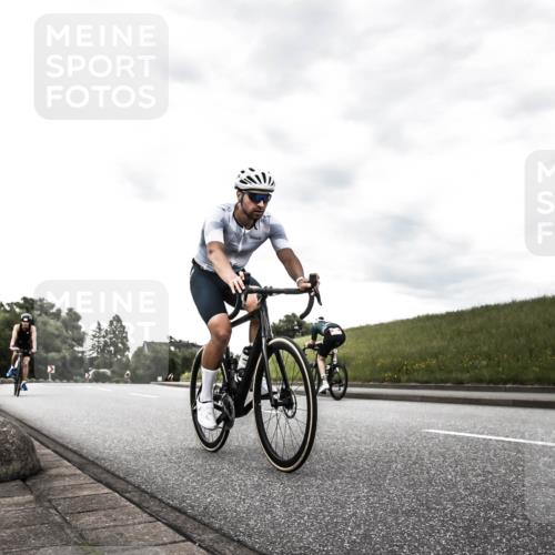 21.06.2026 - 29. Vierlanden-Triathlon H.Heesch http://msf.ph/oto/9903364 21.06.2026 10:08:12 Radfahren 38, 371, 373 meine-sportfotos.de