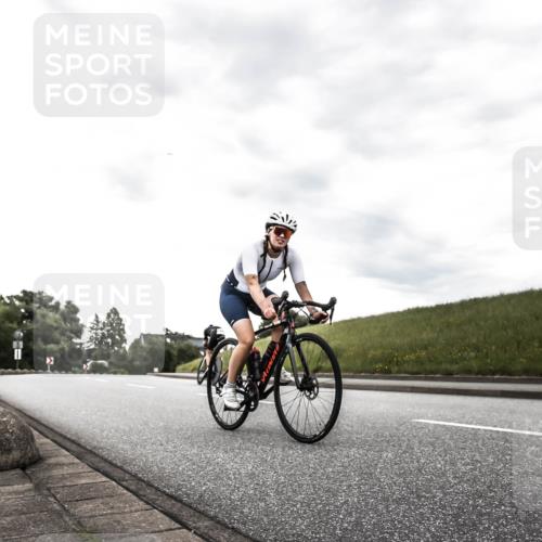 21.06.2026 - 29. Vierlanden-Triathlon H.Heesch http://msf.ph/oto/9903400 21.06.2026 10:08:51 Radfahren 30, 269, 277 meine-sportfotos.de