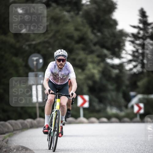21.06.2026 - 29. Vierlanden-Triathlon H.Heesch http://msf.ph/oto/9903413 21.06.2026 10:16:12 Radfahren 50, 167, 443 meine-sportfotos.de