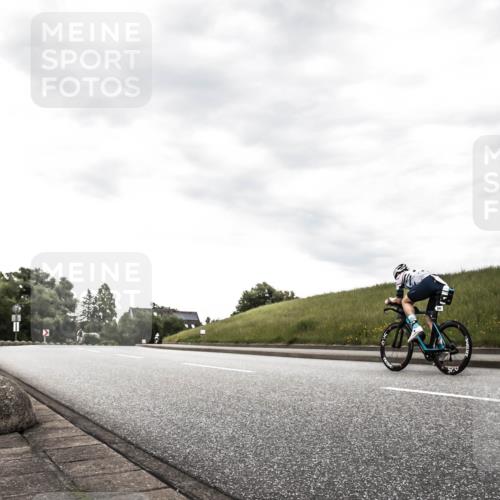 21.06.2026 - 29. Vierlanden-Triathlon H.Heesch http://msf.ph/oto/9903489 21.06.2026 10:10:49 Radfahren 146, 283 meine-sportfotos.de