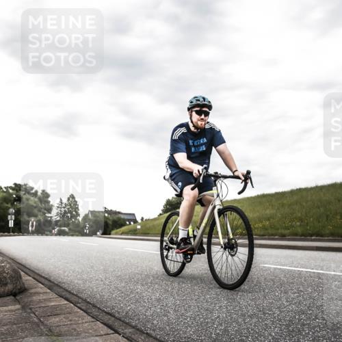 21.06.2026 - 29. Vierlanden-Triathlon H.Heesch http://msf.ph/oto/9903509 21.06.2026 10:11:21 Radfahren 325 meine-sportfotos.de