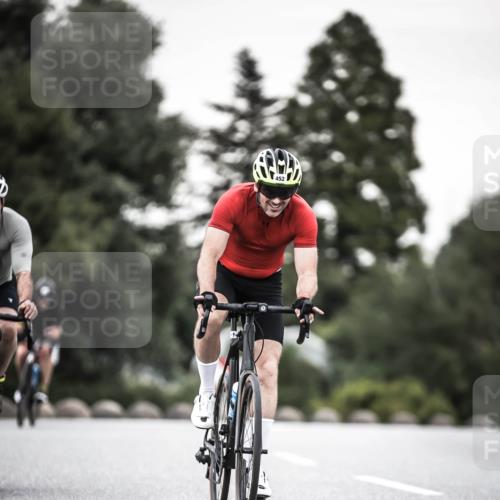 21.06.2026 - 29. Vierlanden-Triathlon H.Heesch http://msf.ph/oto/9903559 21.06.2026 10:17:32 Radfahren 77, 107, 116, 210, 211, 419, 445, 452 meine-sportfotos.de