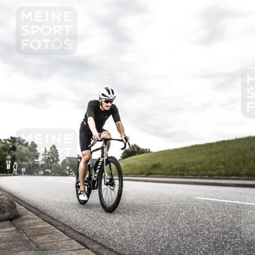 21.06.2026 - 29. Vierlanden-Triathlon H.Heesch http://msf.ph/oto/9903626 21.06.2026 10:13:21 Radfahren 126, 395, 431 meine-sportfotos.de