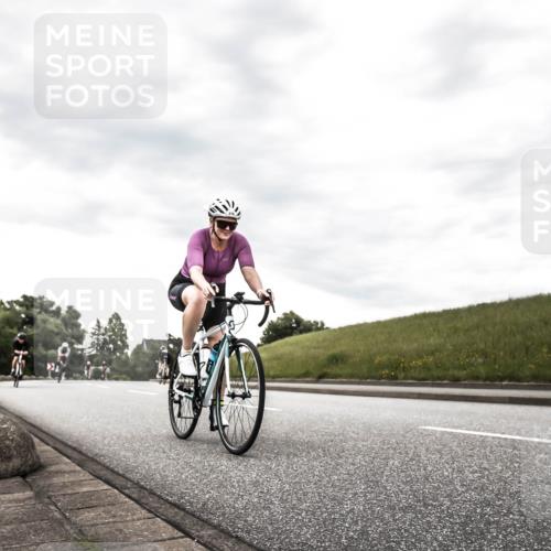 21.06.2026 - 29. Vierlanden-Triathlon H.Heesch http://msf.ph/oto/9903635 21.06.2026 10:13:26 Radfahren 9, 26, 90, 276 meine-sportfotos.de