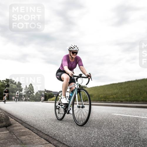 21.06.2026 - 29. Vierlanden-Triathlon H.Heesch http://msf.ph/oto/9903639 21.06.2026 10:13:26 Radfahren 9, 26, 90, 276 meine-sportfotos.de