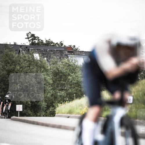 21.06.2026 - 29. Vierlanden-Triathlon H.Heesch http://msf.ph/oto/9903650 21.06.2026 10:17:56 Radfahren 3, 64, 422, 444, 474 meine-sportfotos.de