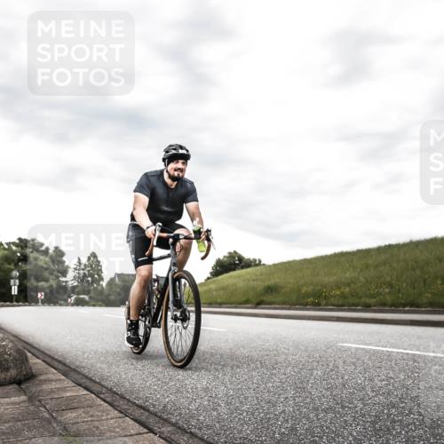 21.06.2026 - 29. Vierlanden-Triathlon H.Heesch http://msf.ph/oto/9903667 21.06.2026 10:13:58 Radfahren 330 meine-sportfotos.de