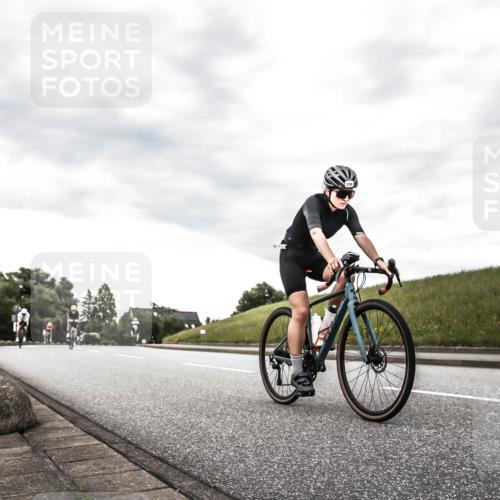 21.06.2026 - 29. Vierlanden-Triathlon H.Heesch http://msf.ph/oto/9903680 21.06.2026 10:14:15 Radfahren 6, 37, 130, 140, 195, 238, 464 meine-sportfotos.de