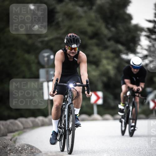 21.06.2026 - 29. Vierlanden-Triathlon H.Heesch http://msf.ph/oto/9903694 21.06.2026 10:18:17 Radfahren 105, 124, 279 meine-sportfotos.de
