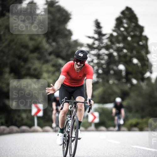21.06.2026 - 29. Vierlanden-Triathlon H.Heesch http://msf.ph/oto/9903725 21.06.2026 10:18:32 Radfahren 87, 121, 393, 442, 446 meine-sportfotos.de