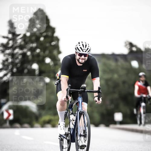 21.06.2026 - 29. Vierlanden-Triathlon H.Heesch http://msf.ph/oto/9903745 21.06.2026 10:18:37 Radfahren 442, 446 meine-sportfotos.de