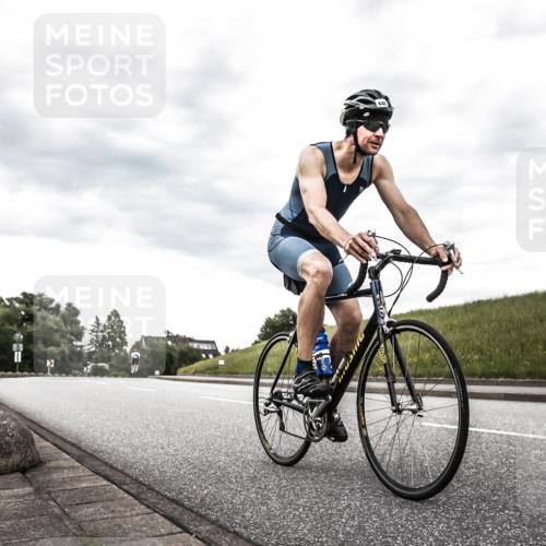 21.06.2026 - 29. Vierlanden-Triathlon H.Heesch http://msf.ph/oto/9903764 21.06.2026 10:15:27 Radfahren 49, 127, 448, 1354 meine-sportfotos.de
