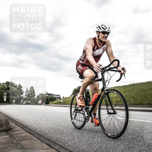 21.06.2026 - 29. Vierlanden-Triathlon H.Heesch http://msf.ph/oto/9903832 21.06.2026 10:15:51 Radfahren 394, 447 meine-sportfotos.de