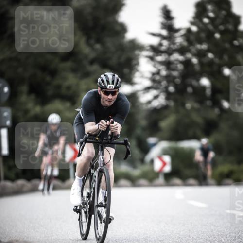 21.06.2026 - 29. Vierlanden-Triathlon H.Heesch http://msf.ph/oto/9903869 21.06.2026 10:18:01 Radfahren 64, 191, 422, 439, 444, 474, 477 meine-sportfotos.de