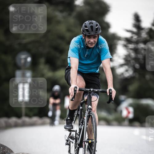 21.06.2026 - 29. Vierlanden-Triathlon H.Heesch http://msf.ph/oto/9903930 21.06.2026 10:19:09 Radfahren 24, 45, 261, 418, 470 meine-sportfotos.de