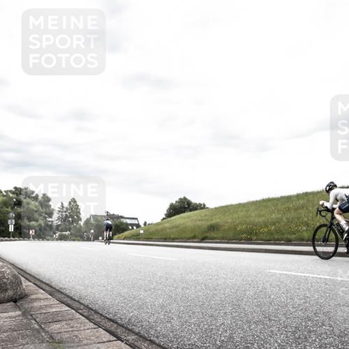 21.06.2026 - 29. Vierlanden-Triathlon H.Heesch http://msf.ph/oto/9904000 21.06.2026 10:23:15 Radfahren 287, 296, 526 meine-sportfotos.de
