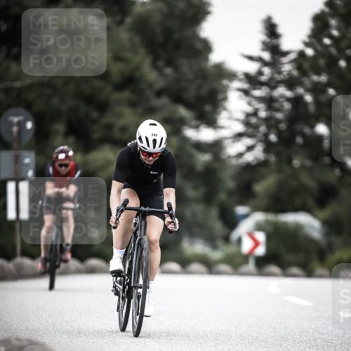 21.06.2026 - 29. Vierlanden-Triathlon H.Heesch http://msf.ph/oto/9904050 21.06.2026 10:19:27 Radfahren 171, 184, 242 meine-sportfotos.de