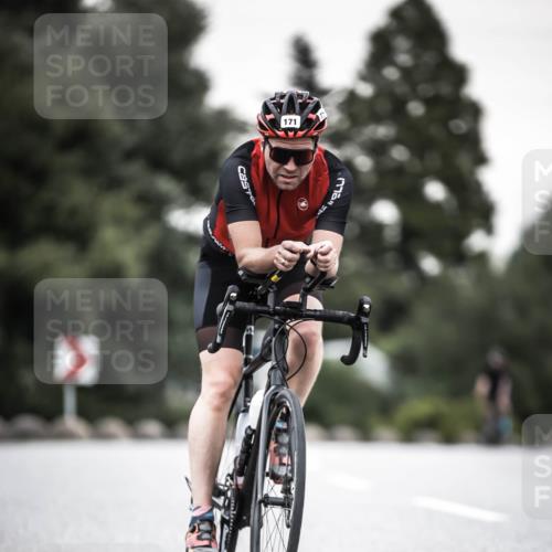 21.06.2026 - 29. Vierlanden-Triathlon H.Heesch http://msf.ph/oto/9904112 21.06.2026 10:19:29 Radfahren 171, 184, 242 meine-sportfotos.de