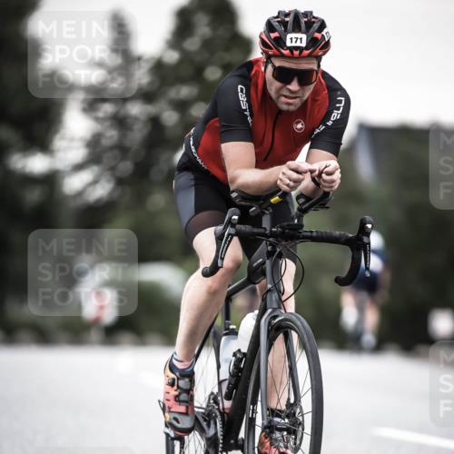 21.06.2026 - 29. Vierlanden-Triathlon H.Heesch http://msf.ph/oto/9904128 21.06.2026 10:19:29 Radfahren 171, 184, 242 meine-sportfotos.de