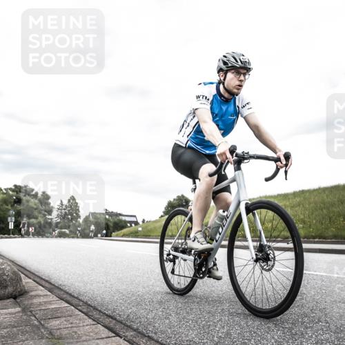 21.06.2026 - 29. Vierlanden-Triathlon H.Heesch http://msf.ph/oto/9904141 21.06.2026 10:24:37 Radfahren 71, 625 meine-sportfotos.de