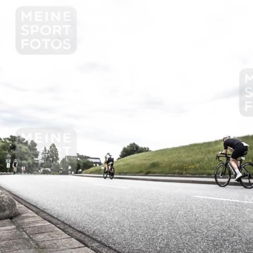 21.06.2026 - 29. Vierlanden-Triathlon H.Heesch http://msf.ph/oto/9904150 21.06.2026 10:24:37 Radfahren 71, 625 meine-sportfotos.de