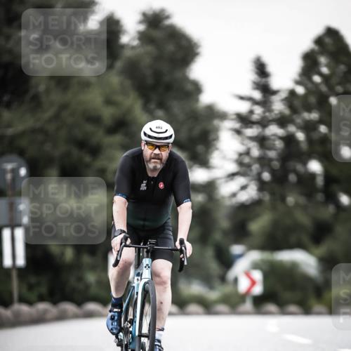21.06.2026 - 29. Vierlanden-Triathlon H.Heesch http://msf.ph/oto/9904173 21.06.2026 10:19:38 Radfahren 403, 455 meine-sportfotos.de