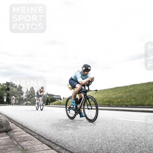 21.06.2026 - 29. Vierlanden-Triathlon H.Heesch http://msf.ph/oto/9904200 21.06.2026 10:25:16 Radfahren 76, 77, 98, 107, 506 meine-sportfotos.de