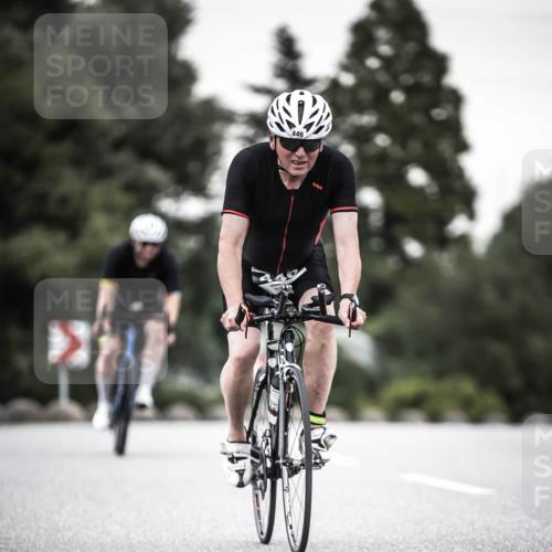 21.06.2026 - 29. Vierlanden-Triathlon H.Heesch http://msf.ph/oto/9904233 21.06.2026 10:18:36 Radfahren 442, 446 meine-sportfotos.de
