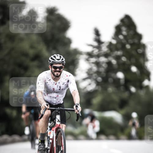 21.06.2026 - 29. Vierlanden-Triathlon H.Heesch http://msf.ph/oto/9904234 21.06.2026 10:19:51 Radfahren 18, 21, 69, 146, 163, 268, 400 meine-sportfotos.de