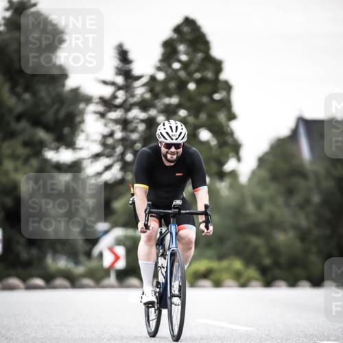 21.06.2026 - 29. Vierlanden-Triathlon H.Heesch http://msf.ph/oto/9904256 21.06.2026 10:18:37 Radfahren 442, 446 meine-sportfotos.de