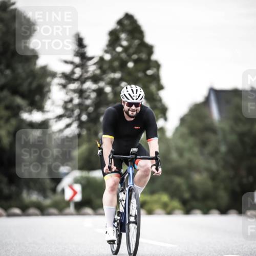 21.06.2026 - 29. Vierlanden-Triathlon H.Heesch http://msf.ph/oto/9904262 21.06.2026 10:18:37 Radfahren 442, 446 meine-sportfotos.de