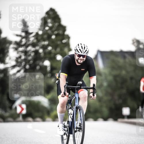 21.06.2026 - 29. Vierlanden-Triathlon H.Heesch http://msf.ph/oto/9904270 21.06.2026 10:18:37 Radfahren 442, 446 meine-sportfotos.de