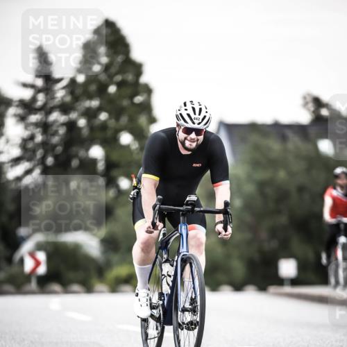 21.06.2026 - 29. Vierlanden-Triathlon H.Heesch http://msf.ph/oto/9904273 21.06.2026 10:18:37 Radfahren 442, 446 meine-sportfotos.de