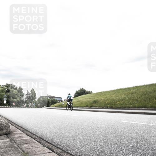21.06.2026 - 29. Vierlanden-Triathlon H.Heesch http://msf.ph/oto/9904274 21.06.2026 10:25:55 Radfahren 114, 380, 382 meine-sportfotos.de