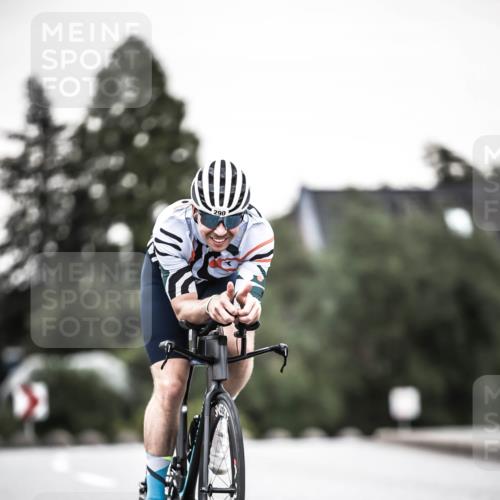 21.06.2026 - 29. Vierlanden-Triathlon H.Heesch http://msf.ph/oto/9904357 21.06.2026 10:18:47 Radfahren 148, 290 meine-sportfotos.de