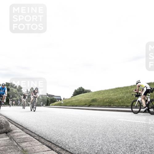 21.06.2026 - 29. Vierlanden-Triathlon H.Heesch http://msf.ph/oto/9904403 21.06.2026 10:26:03 Radfahren 8, 136, 383, 384, 415, 536, 587, 591, 604, 1355 meine-sportfotos.de