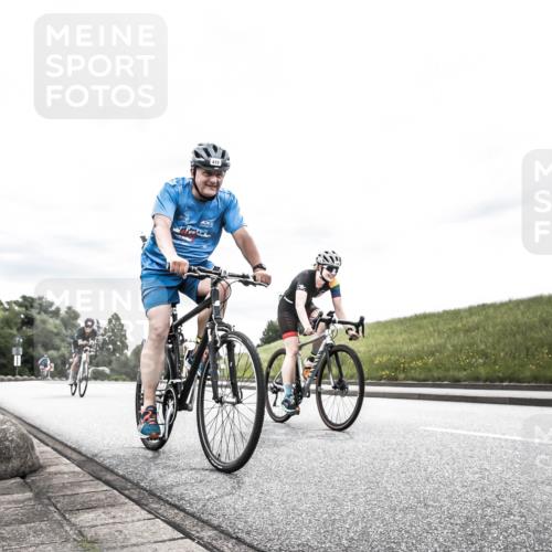 21.06.2026 - 29. Vierlanden-Triathlon H.Heesch http://msf.ph/oto/9904410 21.06.2026 10:26:05 Radfahren 8, 136, 291, 311, 383, 384, 415, 536, 587, 591, 604, 1355 meine-sportfotos.de