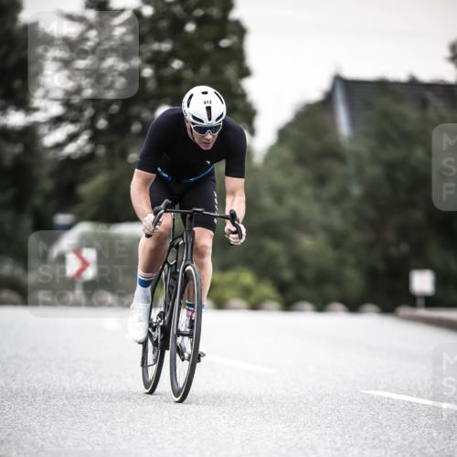 21.06.2026 - 29. Vierlanden-Triathlon H.Heesch http://msf.ph/oto/9904477 21.06.2026 10:20:08 Radfahren 15, 16, 22, 113, 244, 412 meine-sportfotos.de