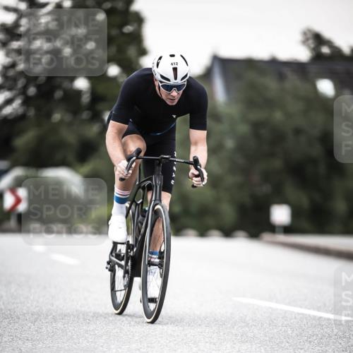 21.06.2026 - 29. Vierlanden-Triathlon H.Heesch http://msf.ph/oto/9904491 21.06.2026 10:20:08 Radfahren 15, 16, 22, 113, 244, 412 meine-sportfotos.de
