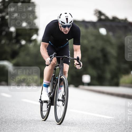 21.06.2026 - 29. Vierlanden-Triathlon H.Heesch http://msf.ph/oto/9904501 21.06.2026 10:20:08 Radfahren 15, 16, 22, 113, 244, 412 meine-sportfotos.de
