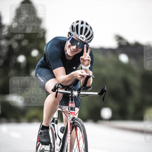 21.06.2026 - 29. Vierlanden-Triathlon H.Heesch http://msf.ph/oto/9904613 21.06.2026 10:20:40 Radfahren 52, 542 meine-sportfotos.de